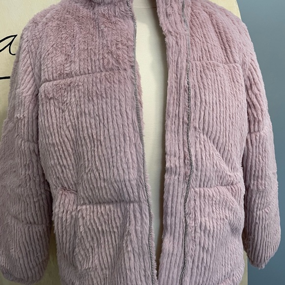 Pink faux fur jacket - Picture 2 of 8